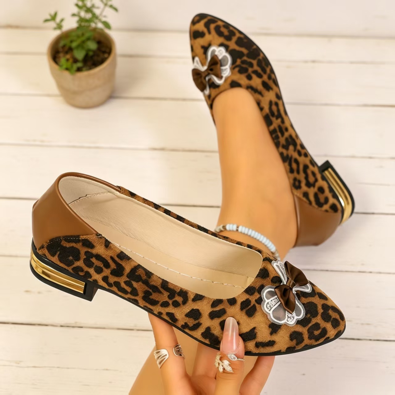 Women'S Fashion Shoes - 가을 패션 포인티드 토 로우 블록