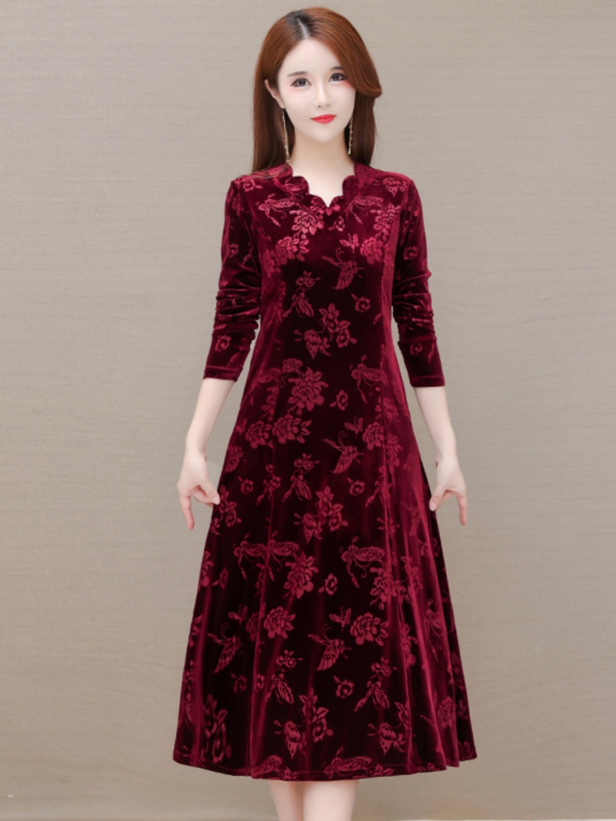 Women Fashion Over The Years - 우아한 벨벳 드레스 V넥 미디 스커트