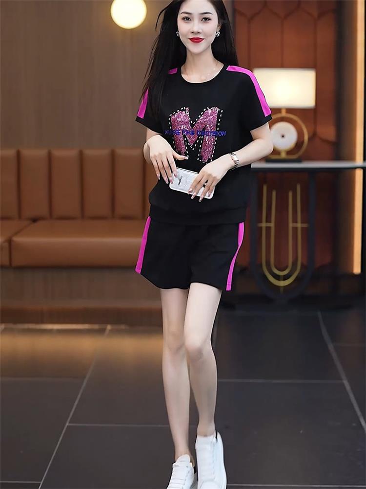 세련된 스타일의 여성용 스포츠웨어 세트: 둥근 네크라인 - Women Fashion Over The Years 리뷰 및 가격