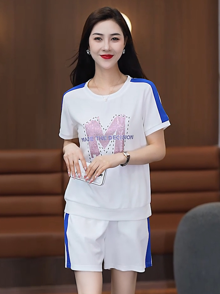 세련된 스타일의 여성용 스포츠웨어 세트: 둥근 네크라인 - Women Fashion Over The Years 리뷰 및 가격
